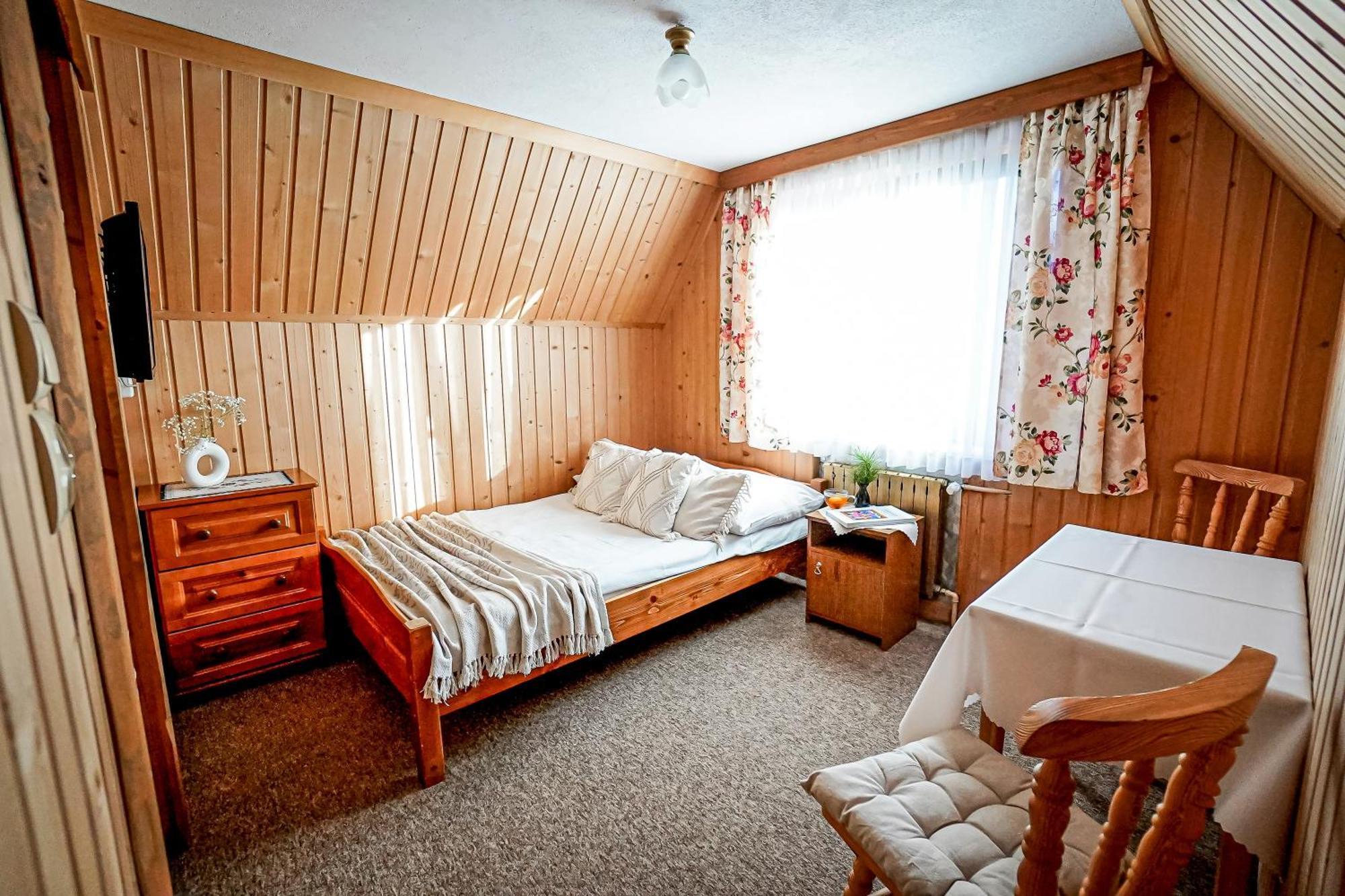 Pokoje Goscinne U Chycow Zakopane Bagian luar foto